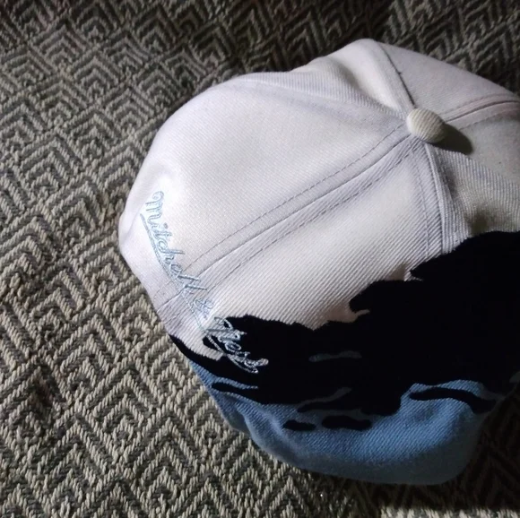 Mitchell & Ness UNC Tar Heels White and Blue Snapback Hat READ* - Picture 11 of 11